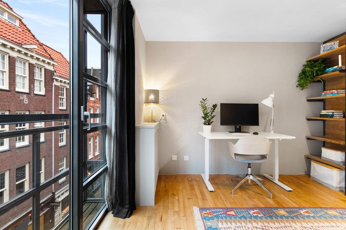 Luxury 97m2 Penthouse Amsterdam City Center gallery image 5