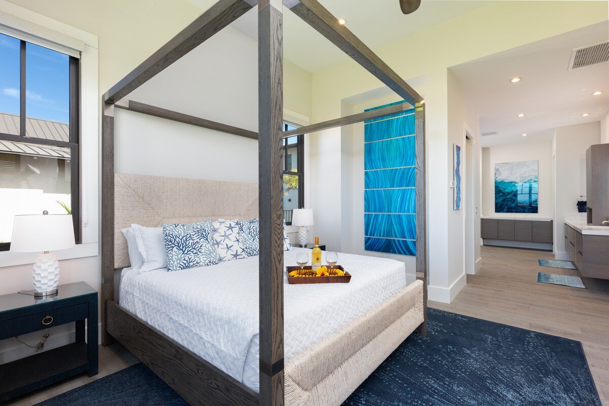 PiH: Blue Serenity~ Waterslide, eBikes, Golf clubs gallery image 3