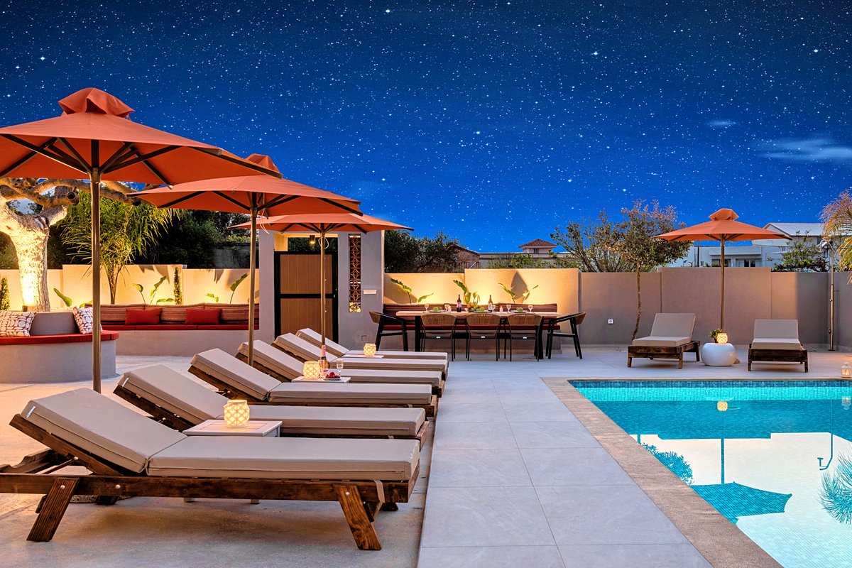 Villa Remezzo Heated Pool, Beach Side, 24 guests