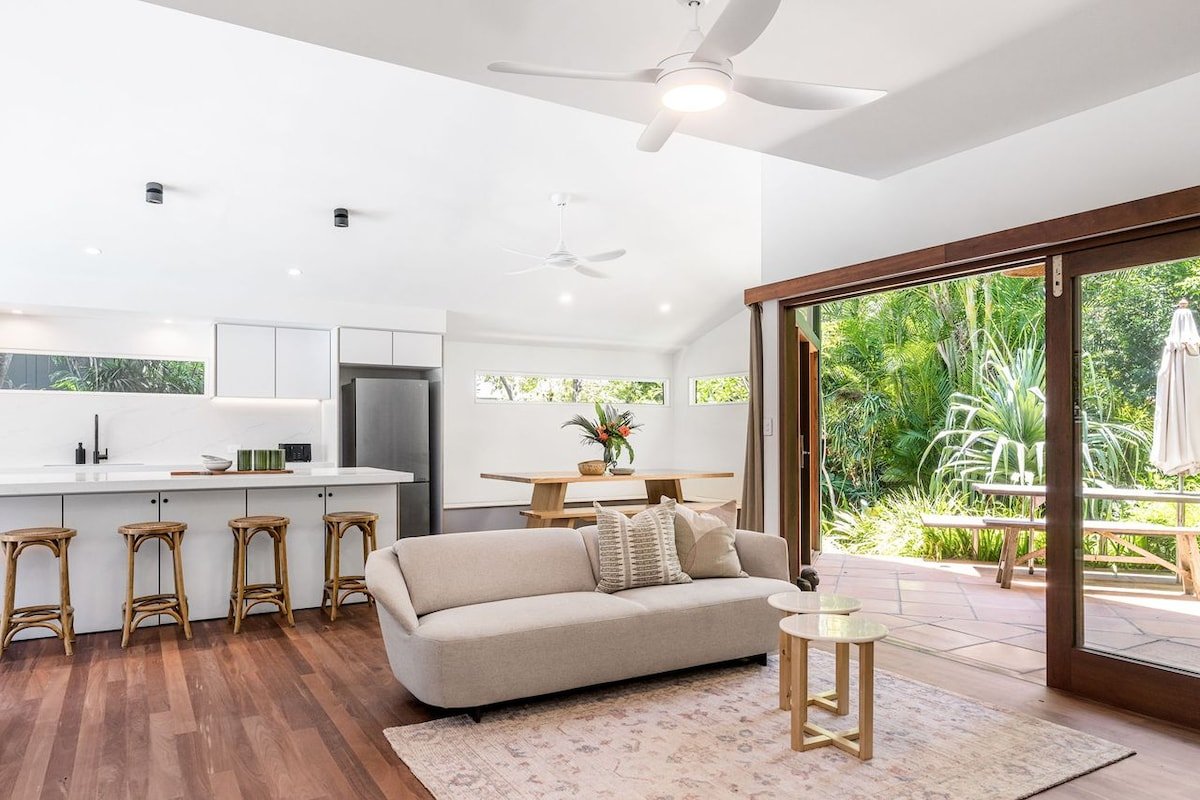 East Coast Escapes | Green Dragon gallery image 3