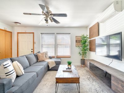 Modern 2BR + pull-out couch • Alberta Arts • WalkS