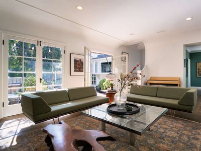 Whimsical Los Feliz House – Pool-Fire Pit-Dogs OK!