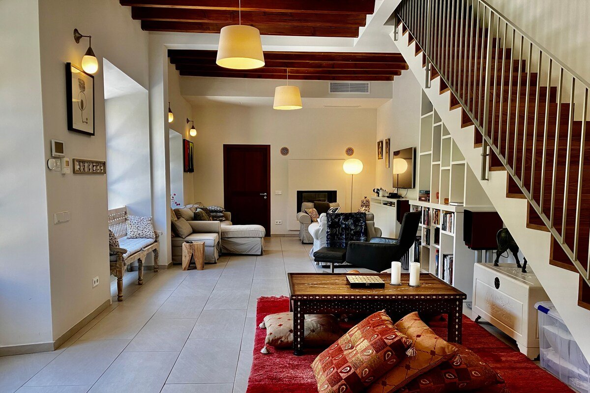 Renovated farmhouse with large saltwater pool gallery image 5