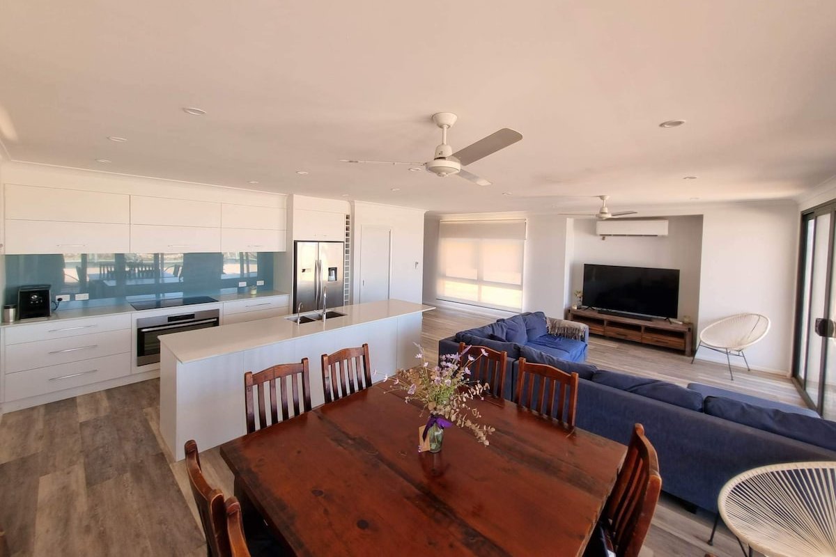 Marina Escape gallery image 3