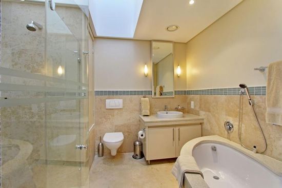 Photo 2 of Juliette 703 accommodation in V&A Waterfront, Cape Town with 3 bedrooms and 3 bathrooms