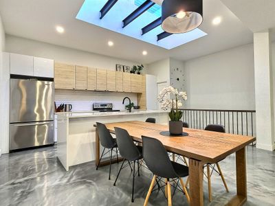 Modern town house 3 bed + 1 parking