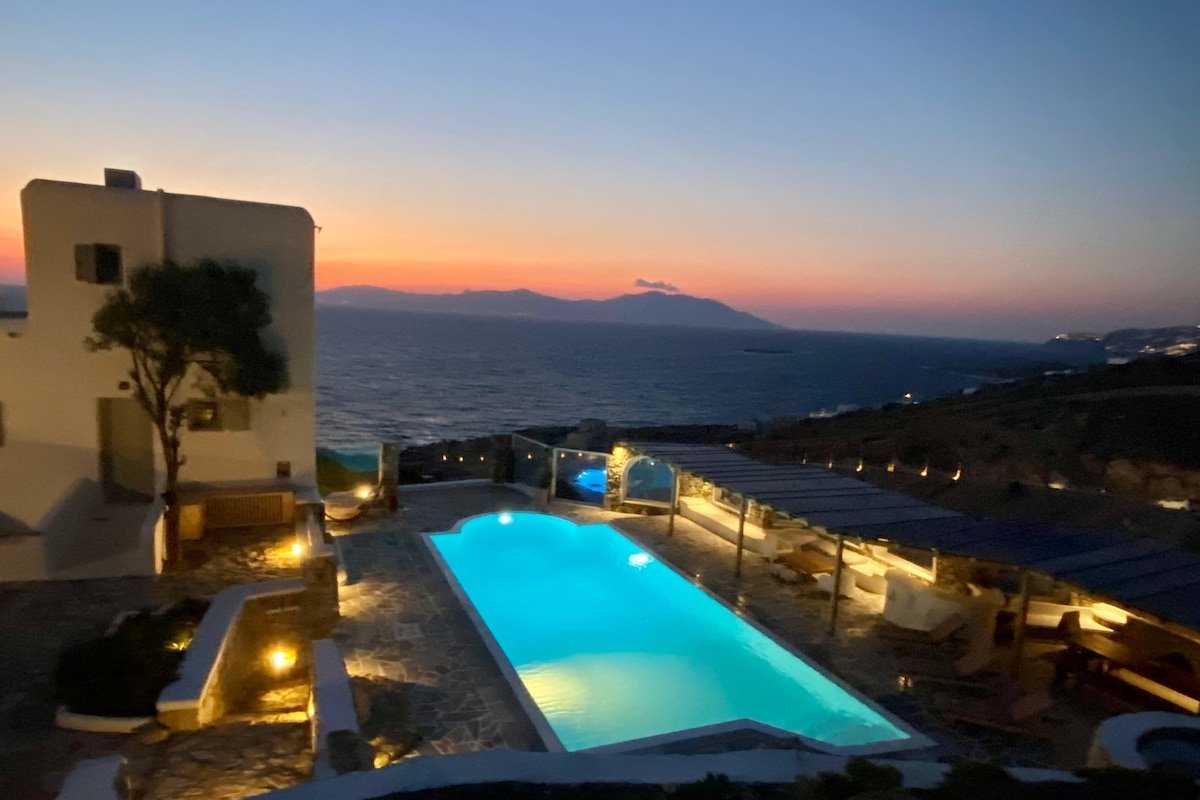 LUXURY MYKONOS SUNSET VILLA gallery image 2