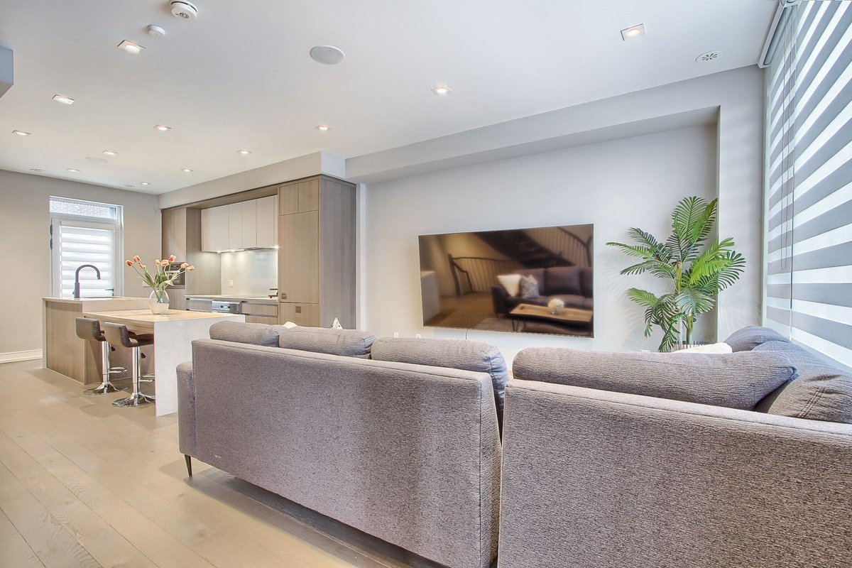 4 Bedroom Downtown Home Toronto