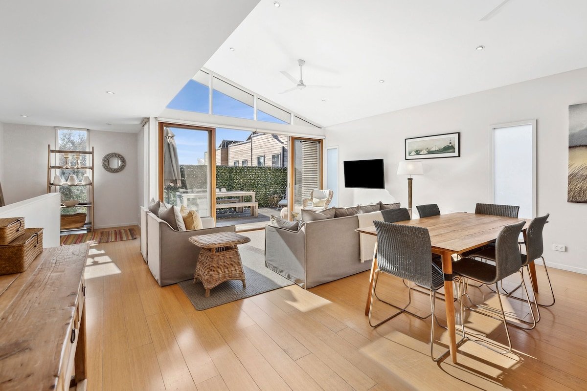 Clifford Retreat – location location! gallery image 2