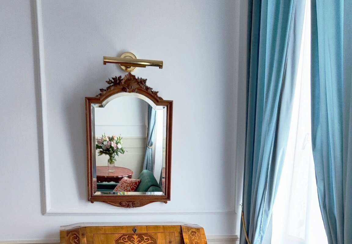 Oliver gallery image 3