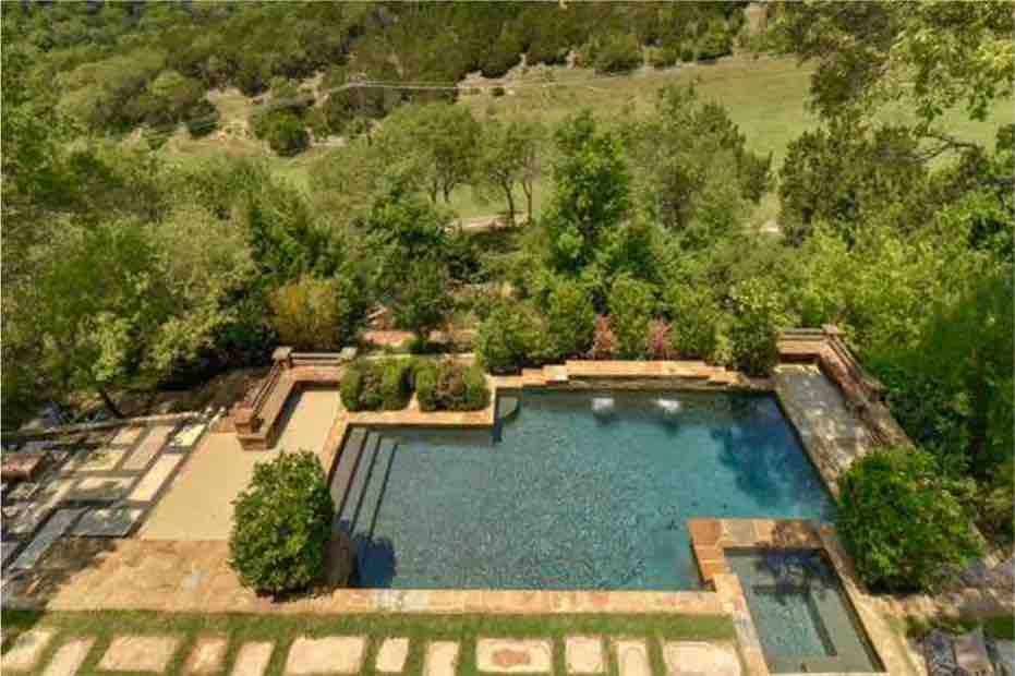 Bohemian lounge, bar, grill, pool & spa, 2 bdrms