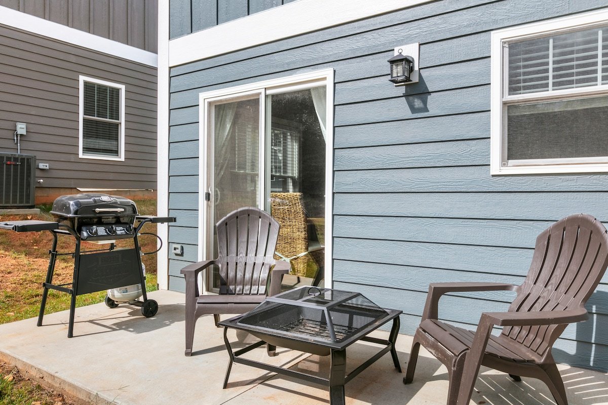 White Pine & Red Bud Buyout by AvantStay | 16Occ gallery image 5