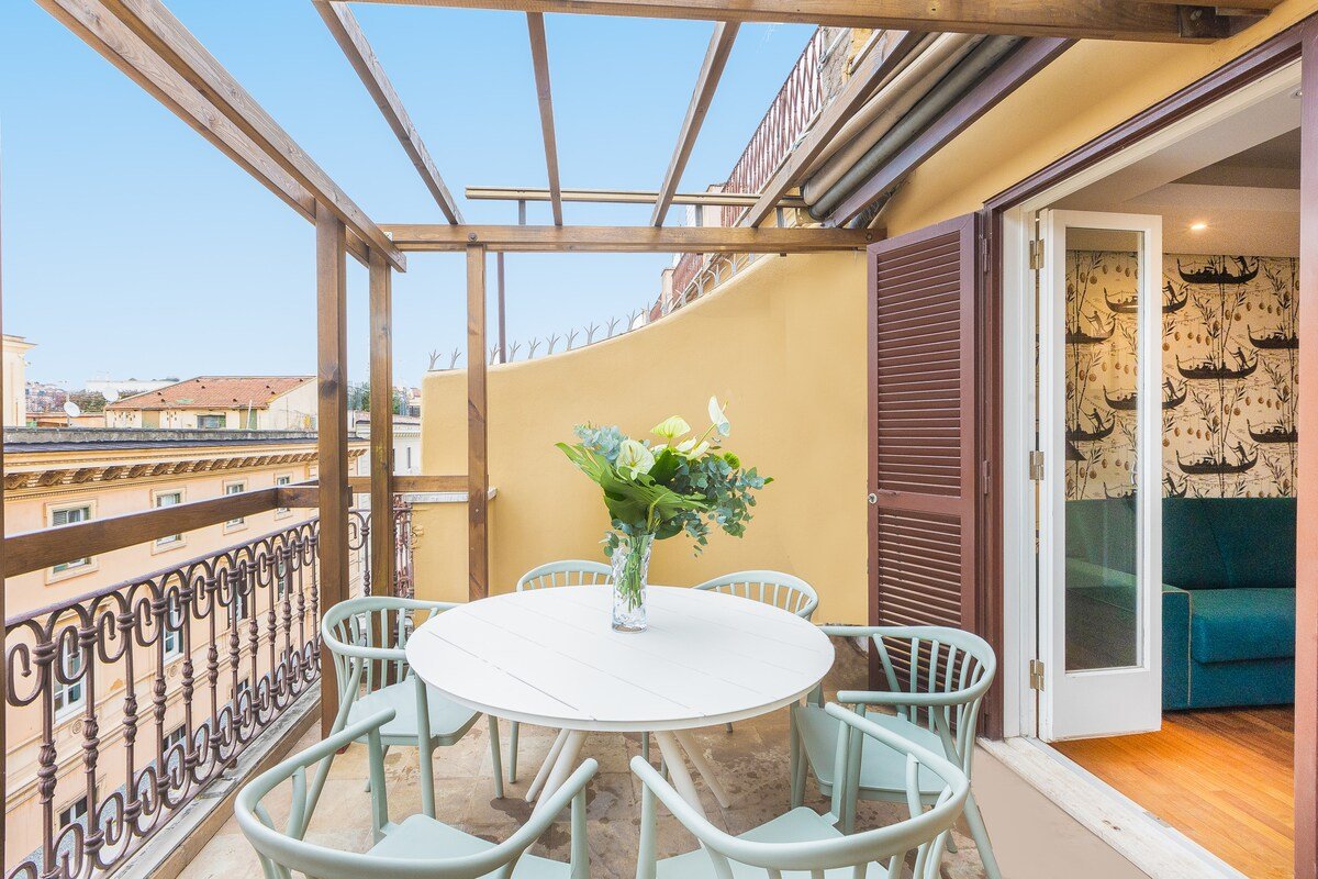 Amazing Via del Tritone gallery image 4