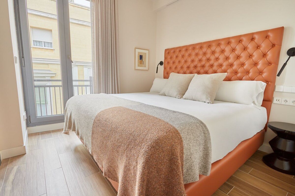 Sonder Malasaña | Two-Bedroom Apartment w/ Balcony gallery image 4