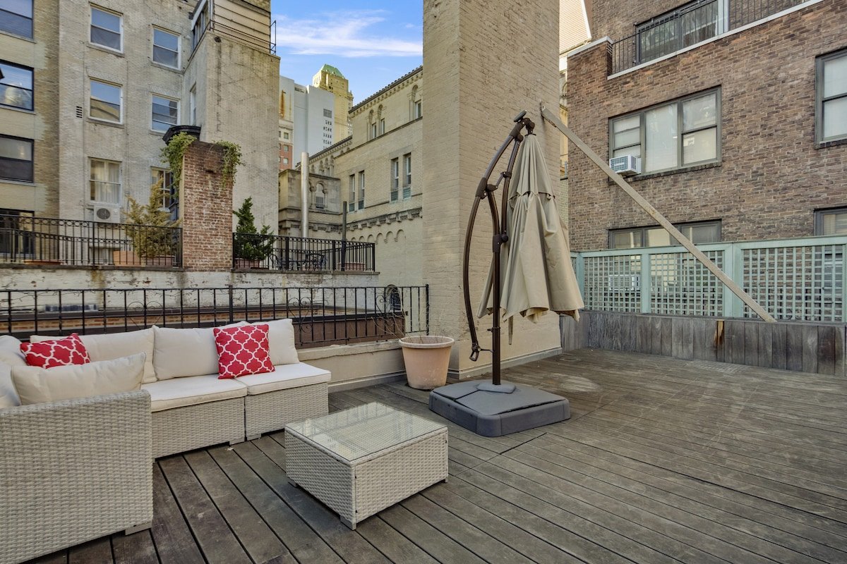 Park Ave Prime Location + Rooftop gallery image 4