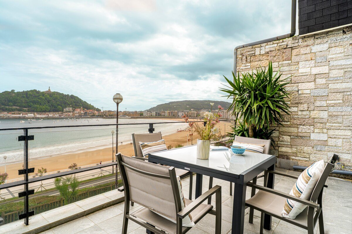 Miraconcha, frente a la playa, vistas y parking. gallery image 5