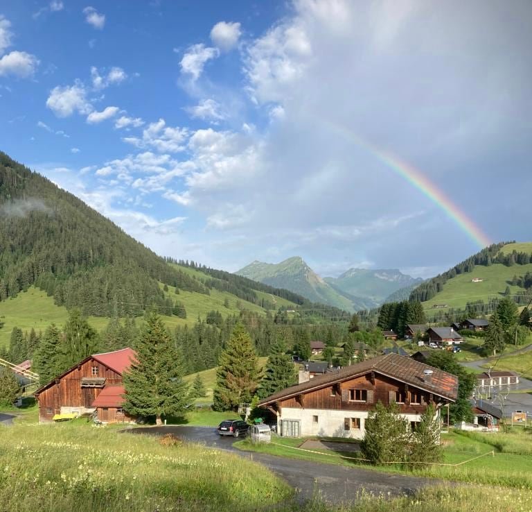 Chalet Bel-Oiseau pour groupes, billard pétanque. gallery image 5