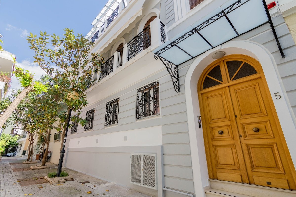 Private Boutique Building under Acropolis gallery image 2