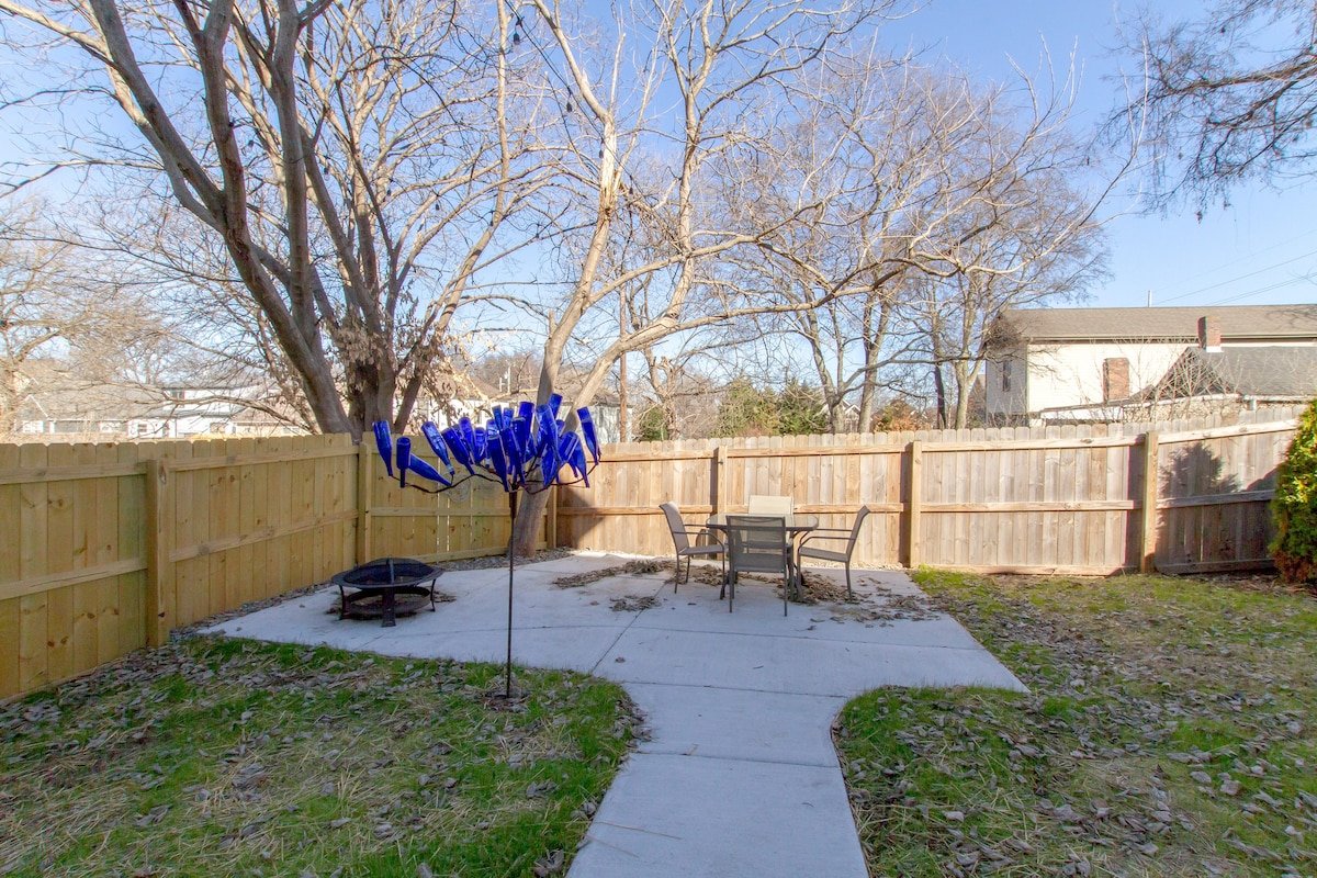 Downtown Luxury Home! Great for Big Groups gallery image 4