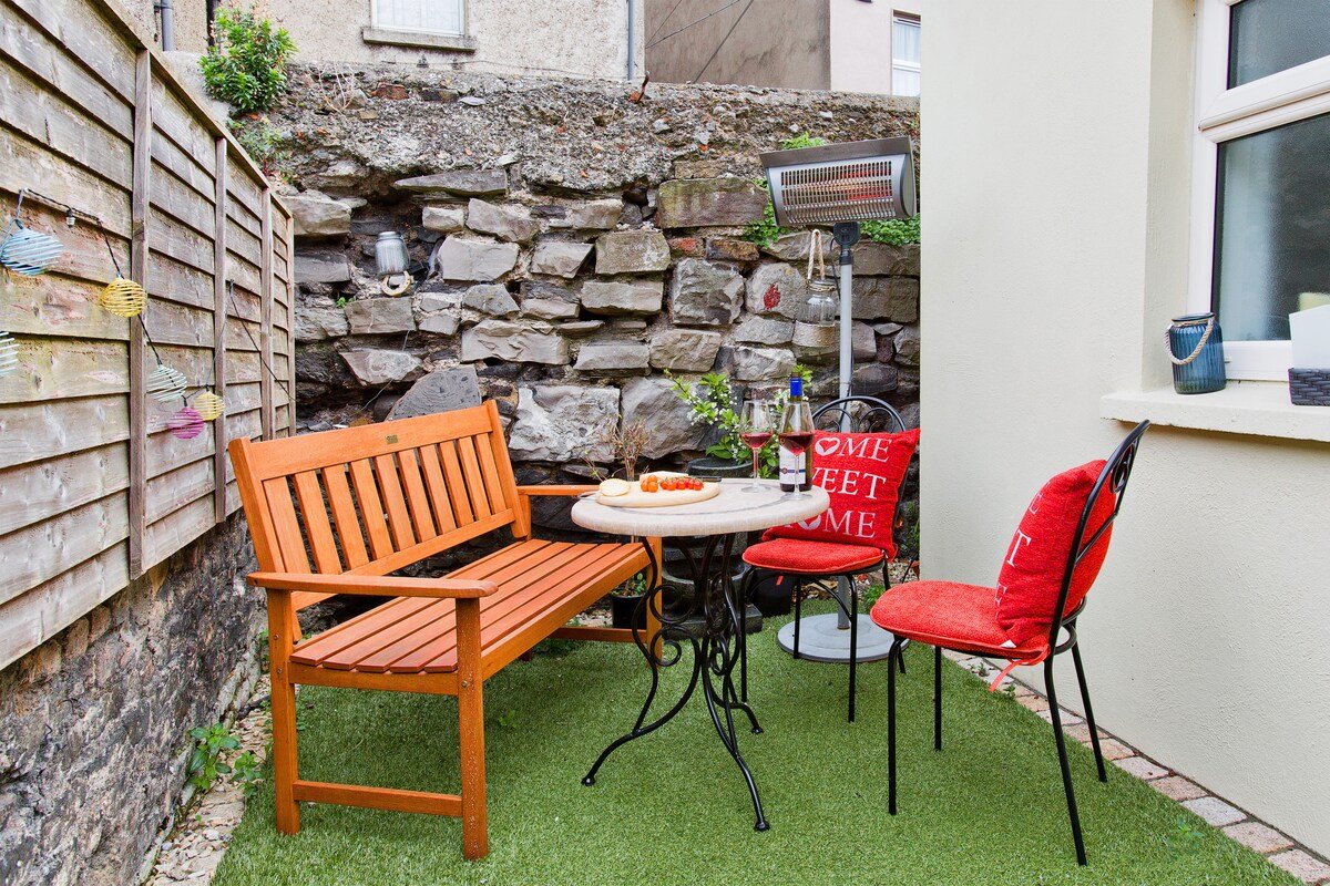A beautiful cottage in the heart of Dublin! gallery image 4