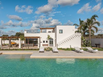 Luxury villa in the green in the Itria Valley