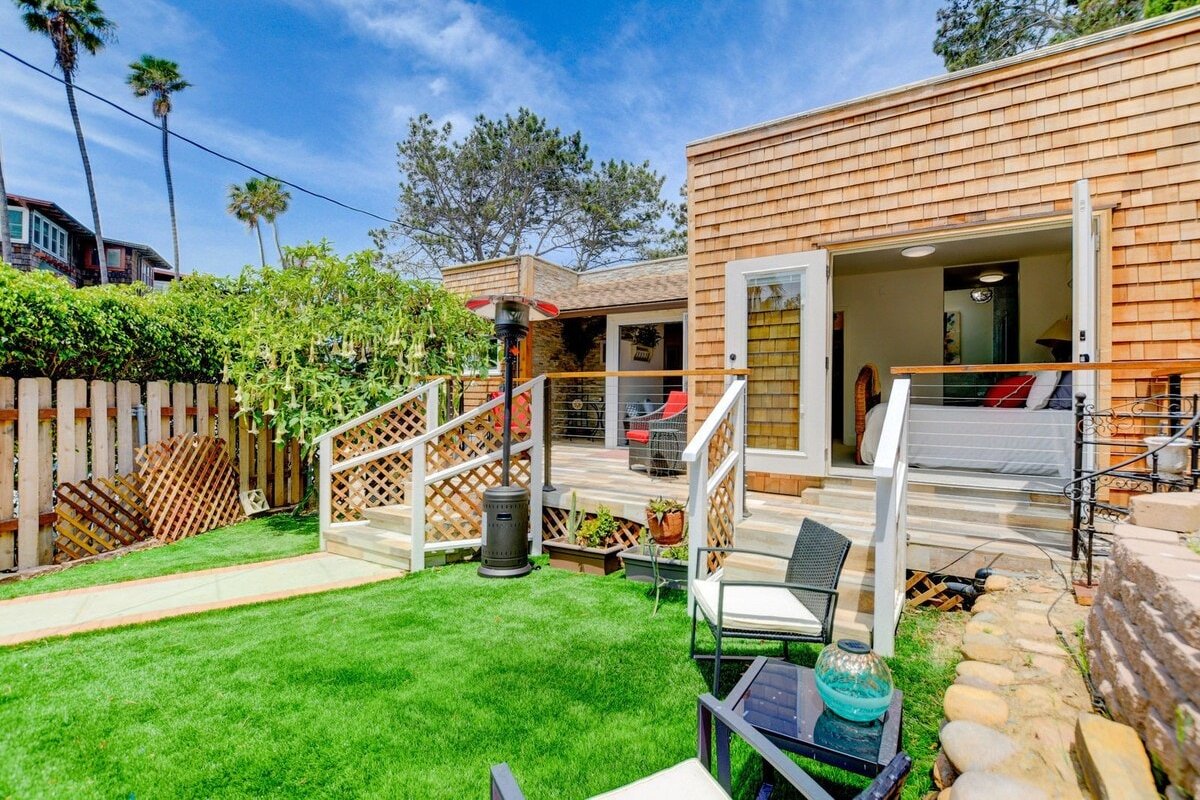 Sunny Jim’s Sea Cave unique home! gallery image 2