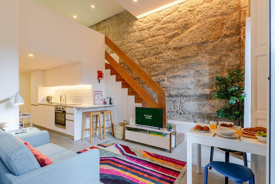 Invictus Escape – Jacuzzi & Charm in the City gallery image 3