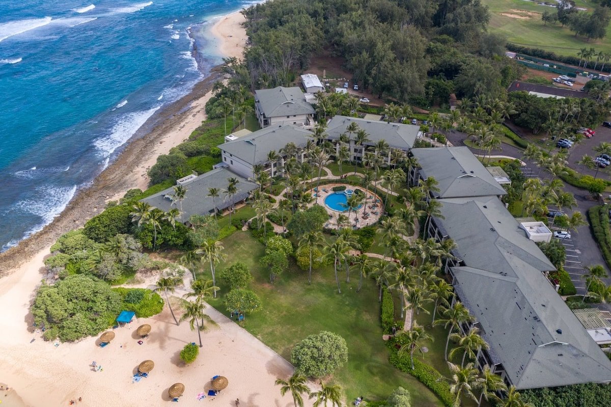 Massive North Shore 4BR Villa | Turtle Bay Beach! gallery image 2