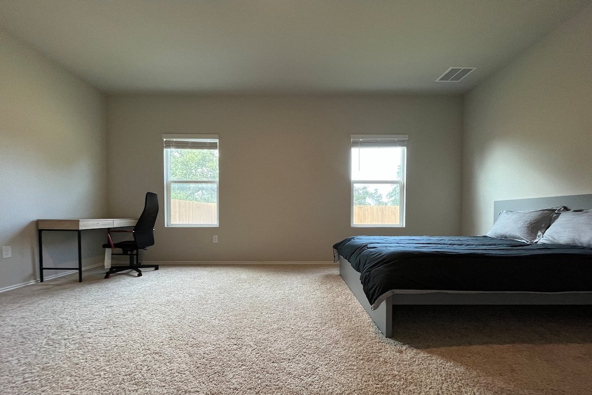 Corp Home 5Bdrm+Flex, 10Bd 3 Ba, Tesla, Samsung gallery image 5