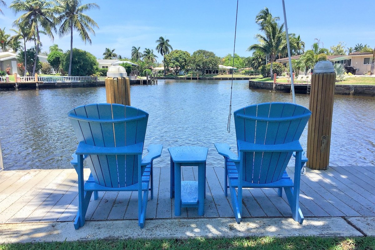 “Super Paradise” Pool, Tiki-Hut and Waterview! gallery image 2