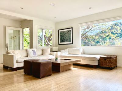 The Laurelmont with Canyon Views and Hot Tub