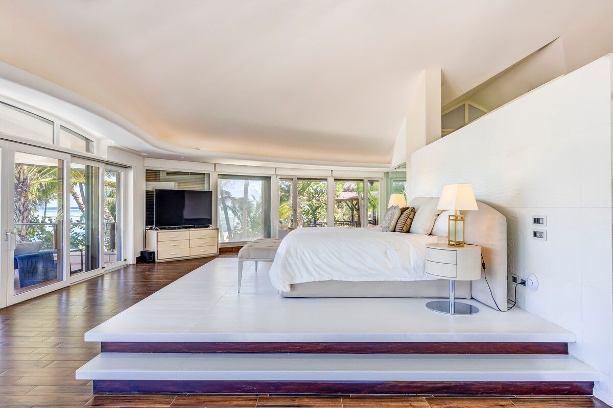 Luxury Beachfront Escape – Blue Oasis gallery image 2