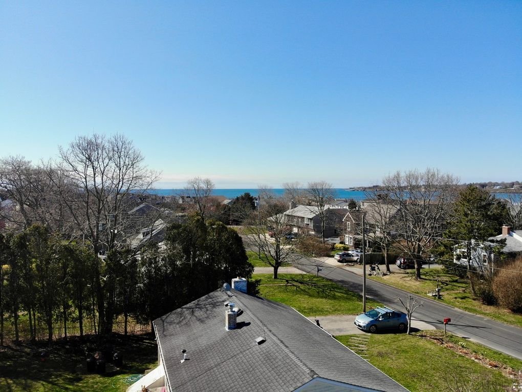 Beach House w/ a VIEW! Walk to Beach and Newport gallery image 4