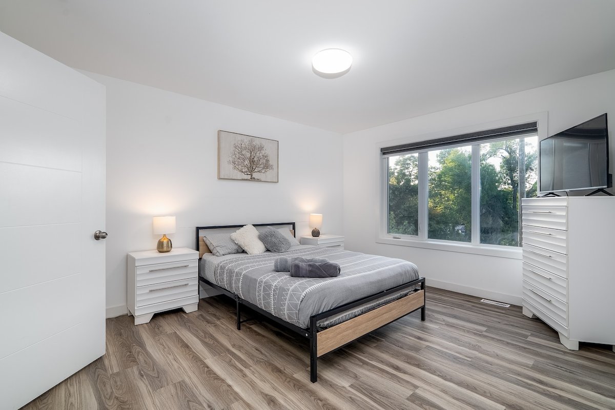 Newly Built 2 Story |3BR 2.5 Bath w/ Ample Parking gallery image 3