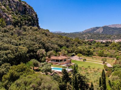 Luxury villa with heated pool and gym in Pollença