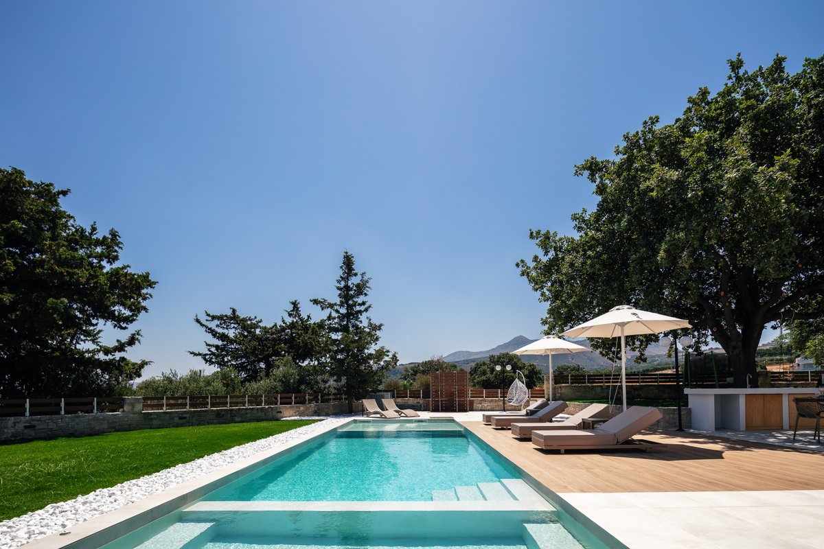 Heated pool, playground, kids pool, close to beach