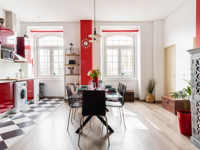 Super Central Walk Anywhere w/ AC, Lift & Parking