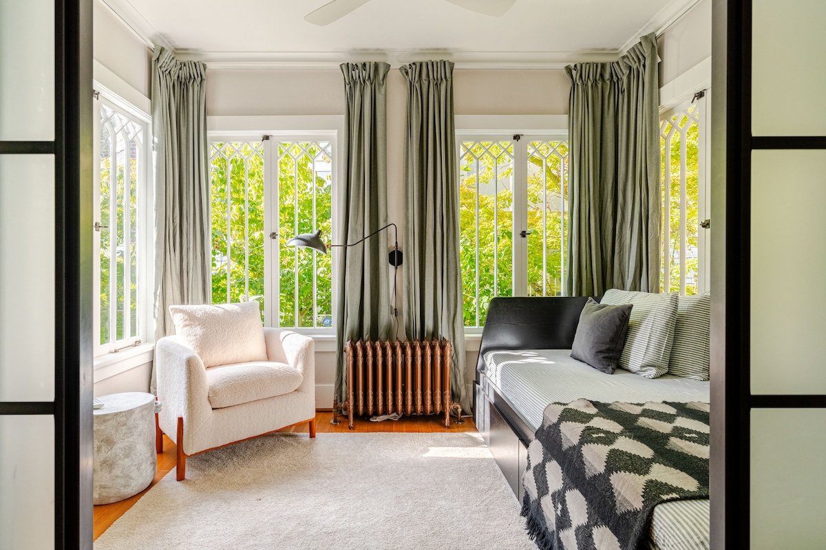 Craftsman Garden Home w/ Hot Tub gallery image 5