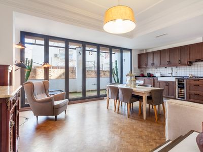 BEAUTIFUL LUXURIOUS FLAT RUZAFA WITH TERRACE.