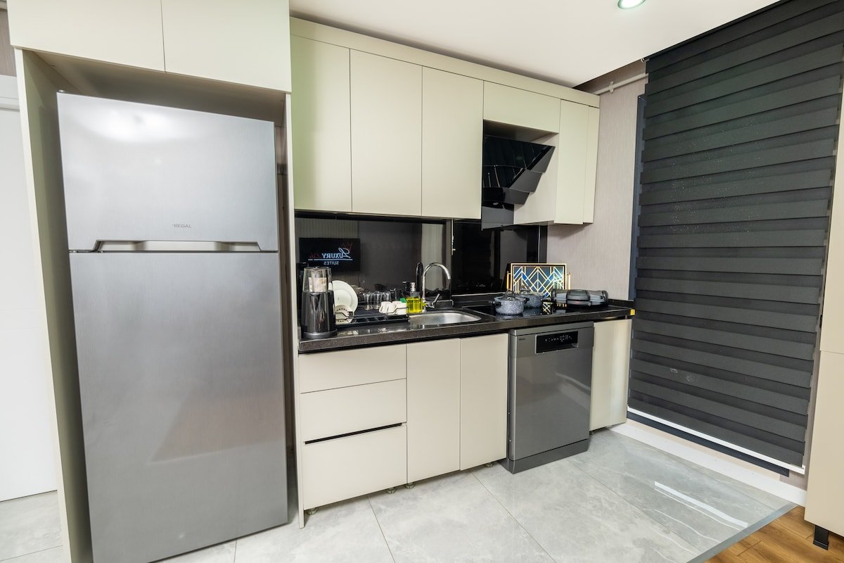 Luxury Life gallery image 4