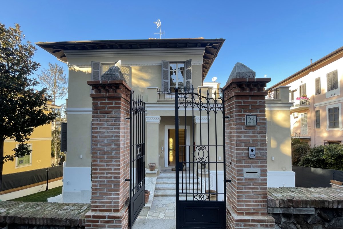 VILLA LINA | Skyearth Liberty Villa | 5′ from tube