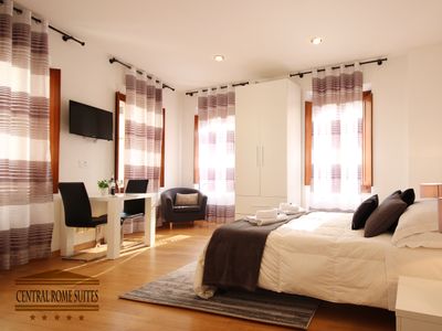 Spacious with view in the Heart of Rome!