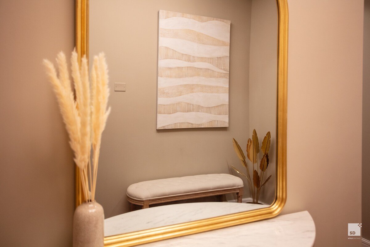 Red MarchesanaLuxury-140sqm flat gallery image 3