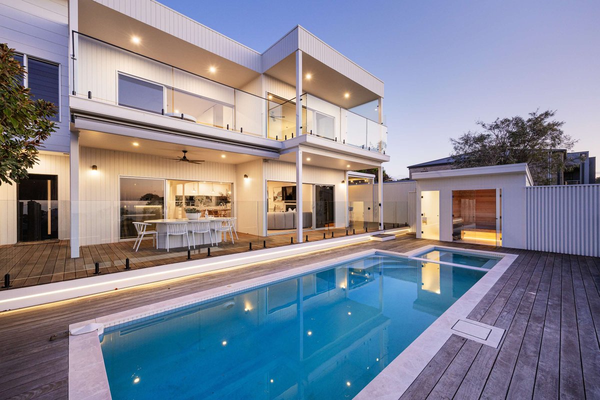 The Hull | Luxury Pool, Sauna, Spa, Tennis Court