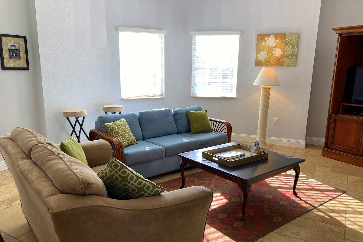 3 Bedroom Apartment, Roof Top Pool, Walk to Beach! gallery image 5