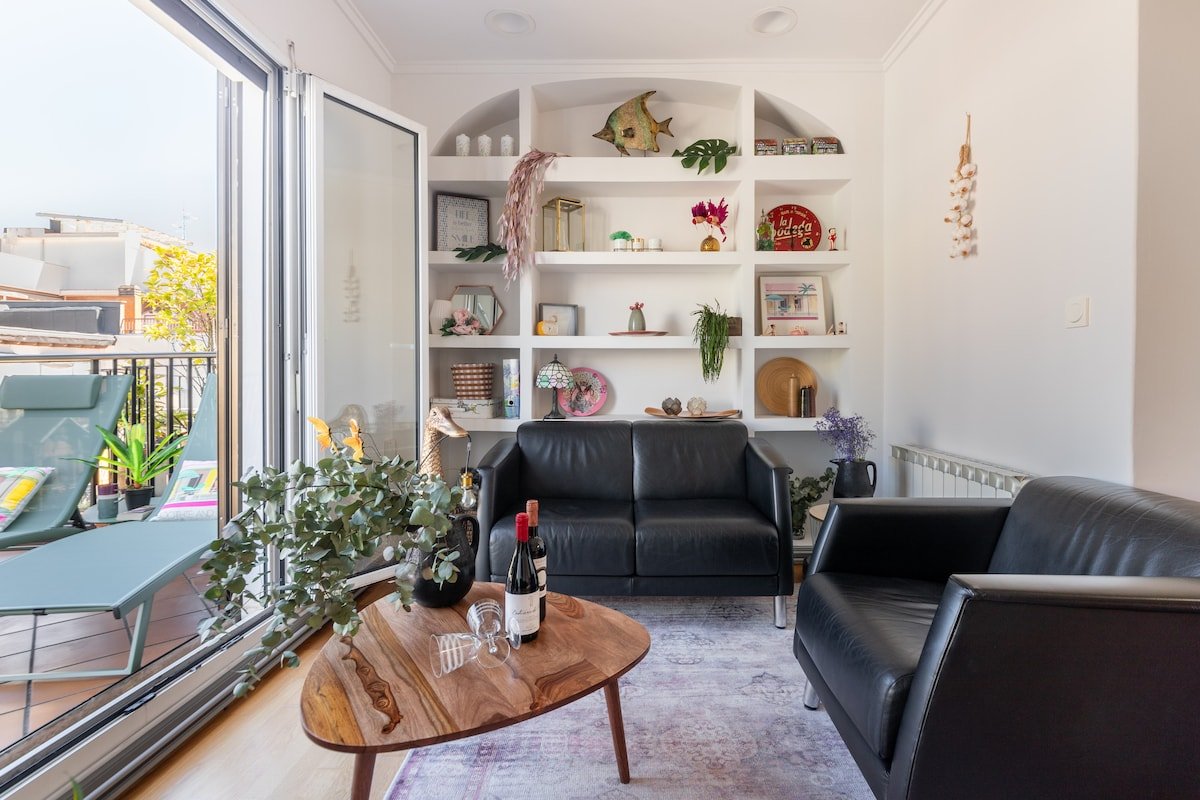 Radiant Sea-View Penthouse. Experience in Old Town gallery image 4