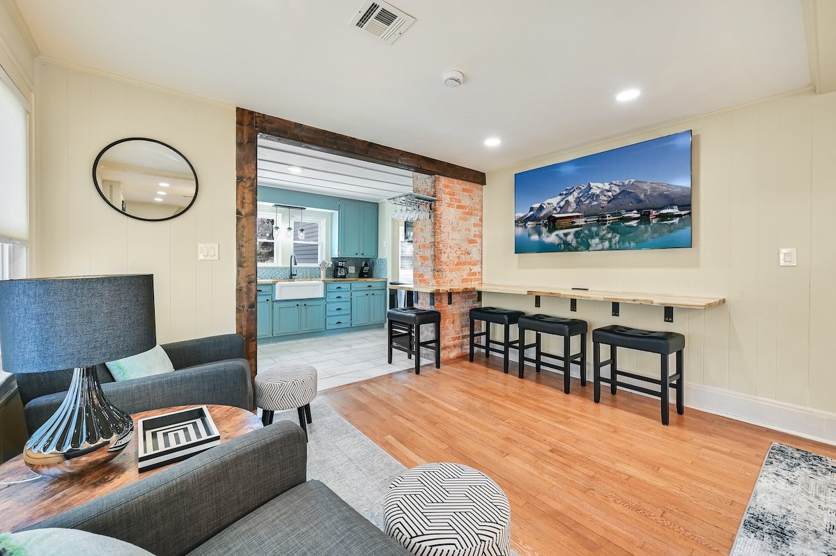 Merrimon Manor Historic Remodel gallery image 3