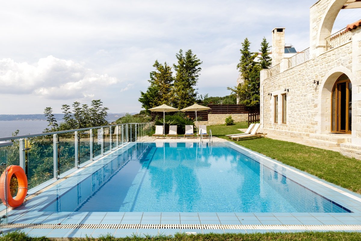 Hectoras Villa in Plaka gallery image 2