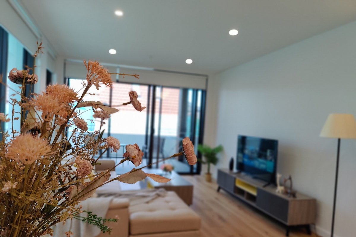 Prime location & High-end 2BR at Chatswood Place gallery image 2