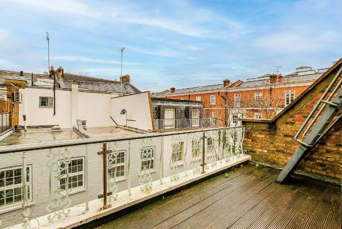 Kensington – Charming, Peaceful 5Bed Mews Home gallery image 5